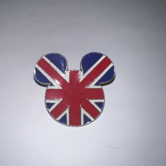 Disney Collectible Pin Badge  WDW Epcot Flag of Great Britain Mickey Mouse Ears - Picture 1 of 7